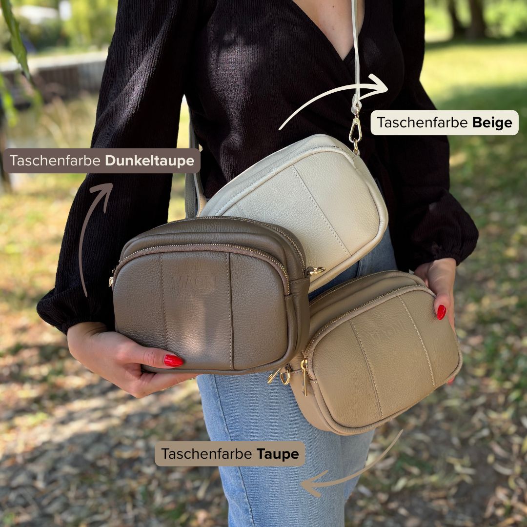 Farbvergleich der Crossbody-Tasche in Beige, Taupe und Dunkeltaupe mit goldenem Verschluss – getragen von ca. 1,60 m großem Model, Farbnamen eingeblendet