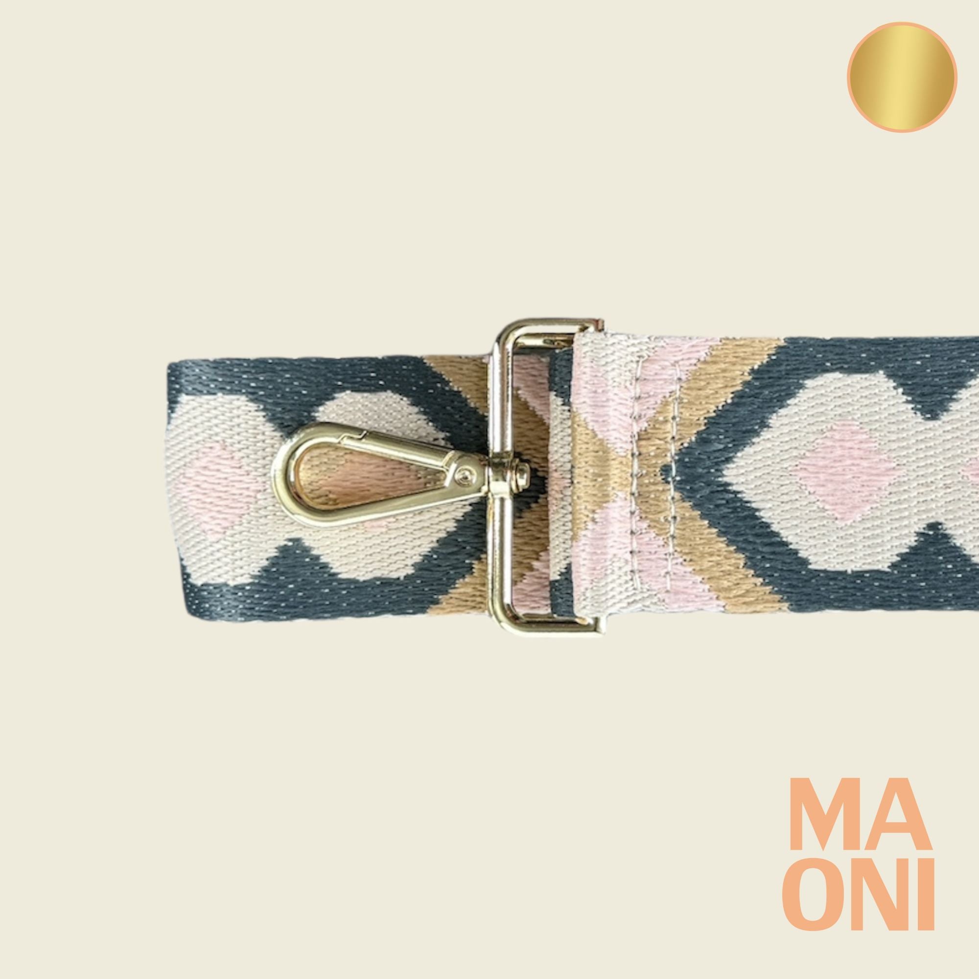 Gurte in Beige, Dunkelgrau und Rosa mit goldfarbenem Verschluss, auf einem beigen ausgeschnittenen Hintergrund dargestellt.“