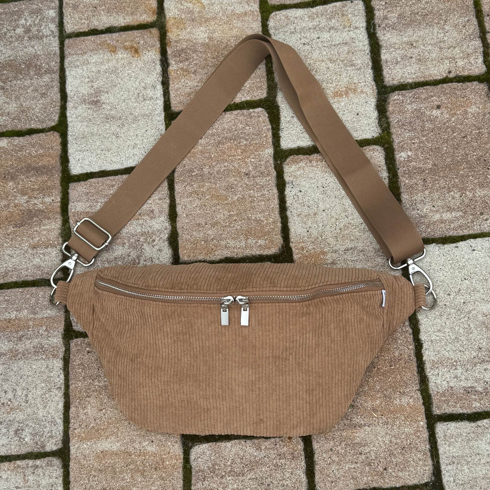große Cord Bauchtasche XL braun