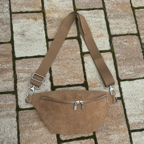 kleine Cord Bauchtasche in braun