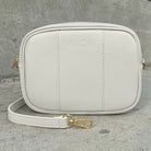 beige Umhängetasche mit gold Verschluss