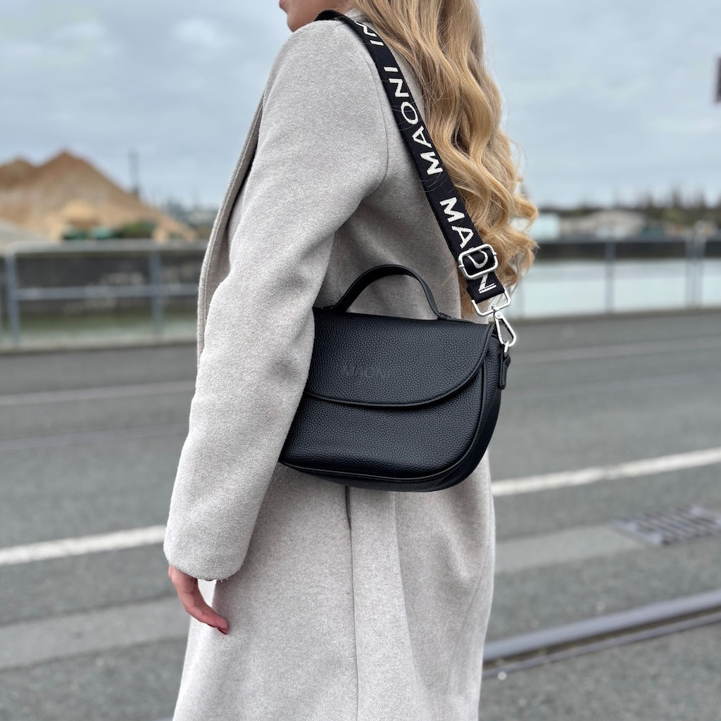 schwarze Halfmoon Tasche 
